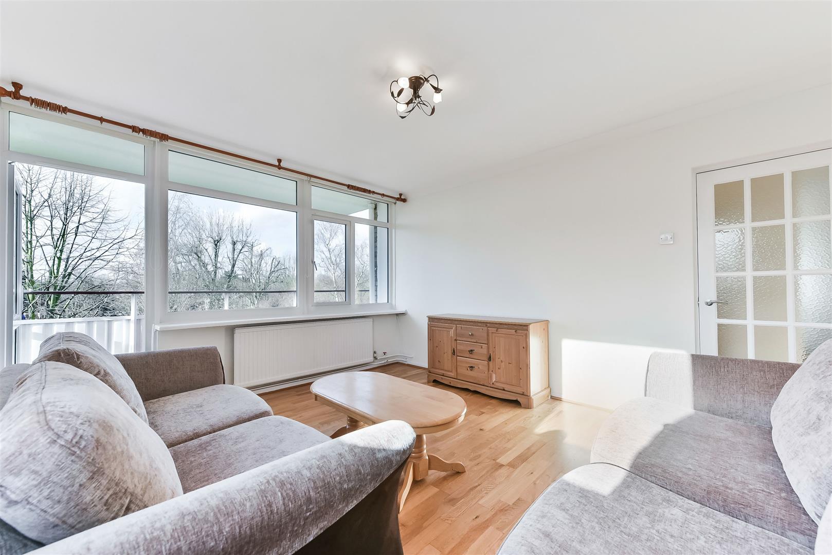 Fitzhugh Grove, Wandsworth